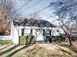 Building Photo - 2031 Benjamin St