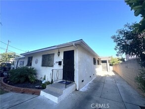 Building Photo - 1256 N Fries Ave