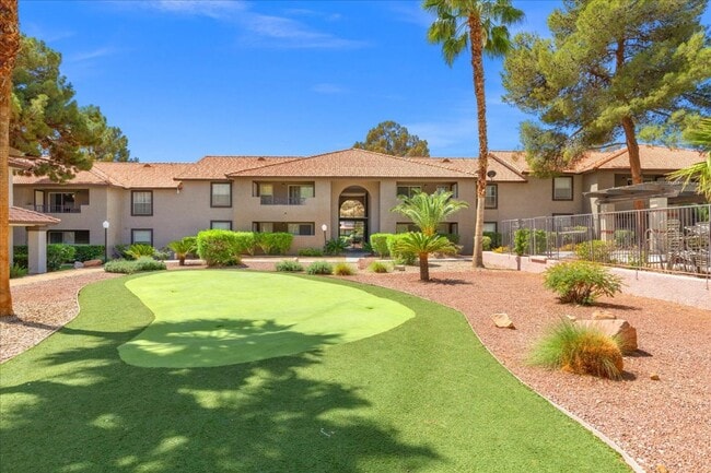 Building Photo - Beautiful 1 Bedroom 1 Bath Condo - Move In...