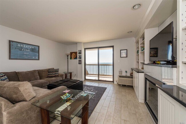 Foto del edificio - 360 Shore Rd