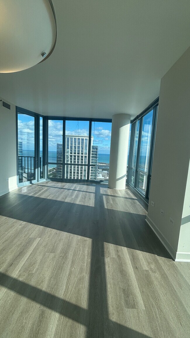 Foto del edificio - 125 E 13th St