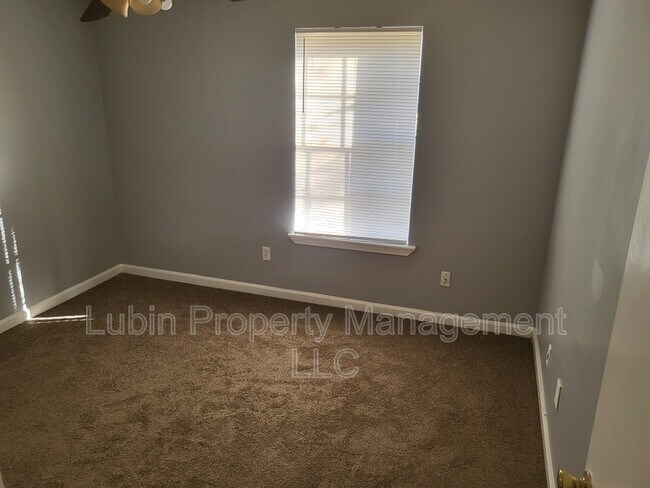 Building Photo - 4699 Spring Valley Dr