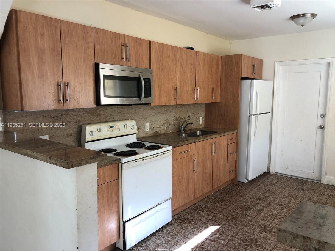 Foto del edificio - 11931 NE 12th Ave