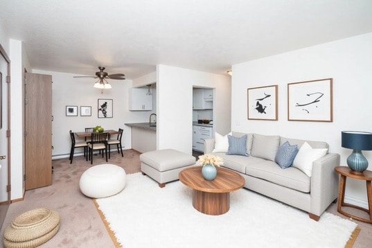 Building Photo - Van Horne Estates Apartments