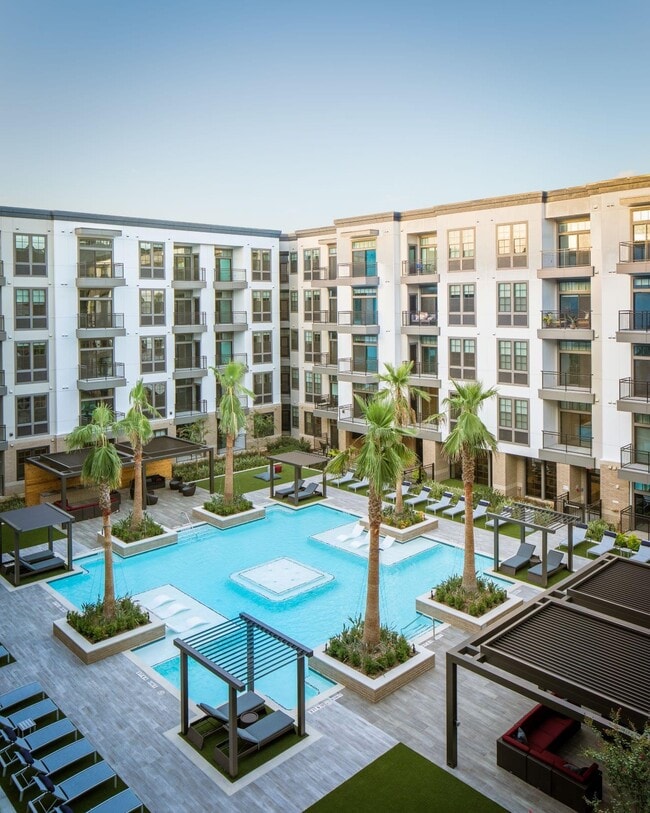 Bellrock Sawyer Yards Apartments in Houston, TX