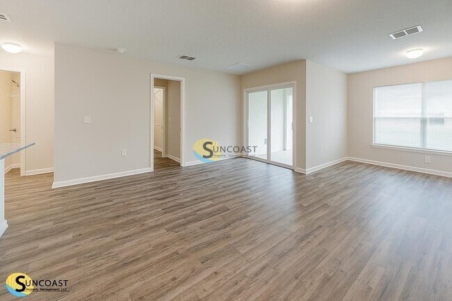 Foto del edificio - 24 Raintree Pl