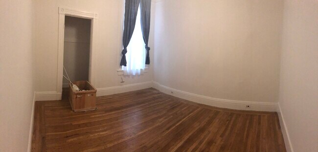 Bedroom 1. About 12 ft x 13 ft plus walk in closet - 941 Capp St