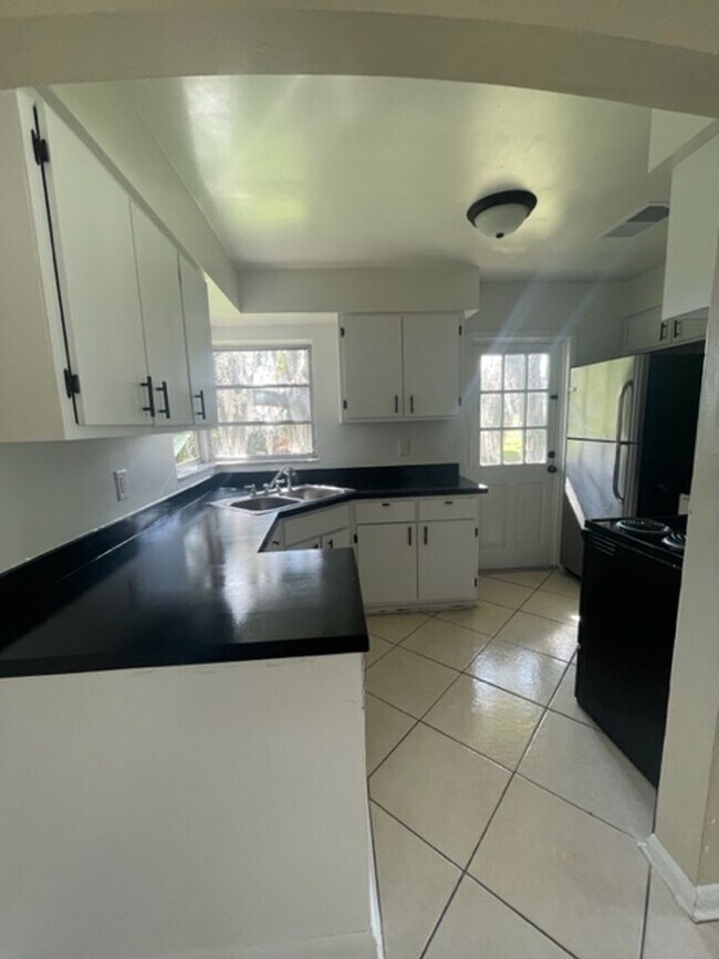 Foto del edificio - 3 Bed 2 Bath Home | Pet Friendly | Washer ...