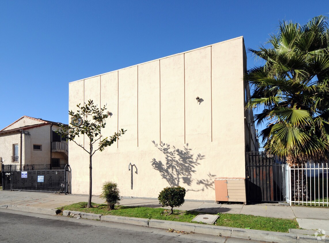 6121 Crenshaw Blvd, Los Angeles, CA 90043 Apartments in Los Angeles