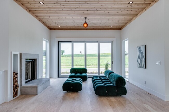 Foto del edificio - 4043 Serenbe St