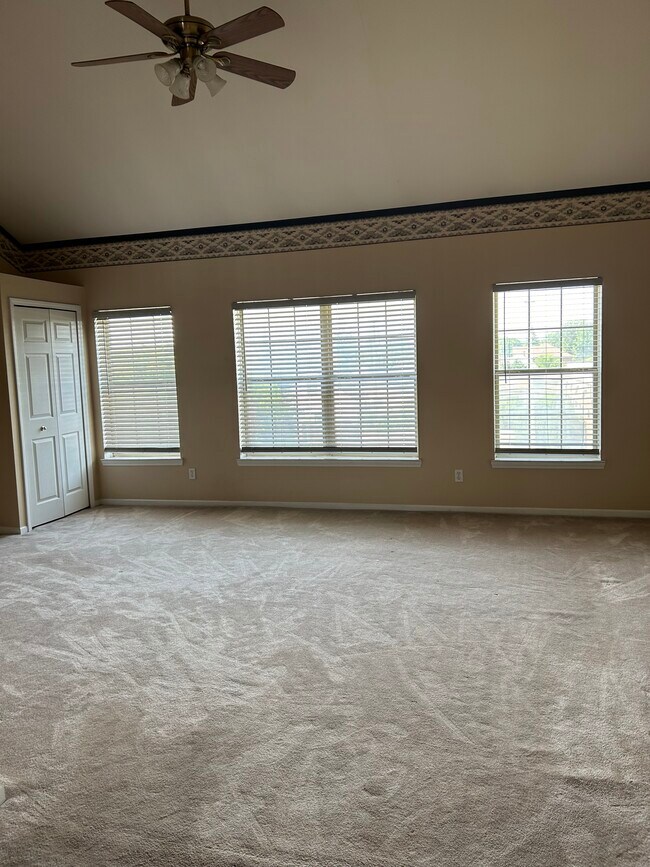 Living Room - 4324 Maple St