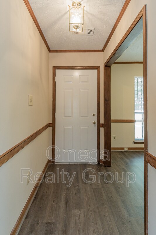 Building Photo - 217 Garway Dr
