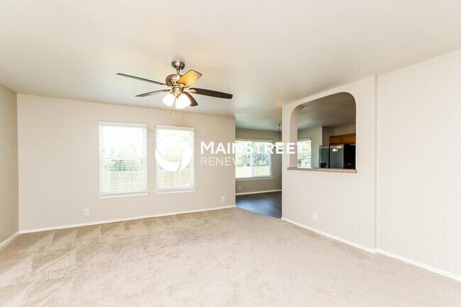 Foto del edificio - 4 Bedroom Pet-Friendly Home in Selma, TX with Main Street Renewal