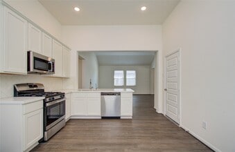 Building Photo - 8414 Beacon Bay Cir