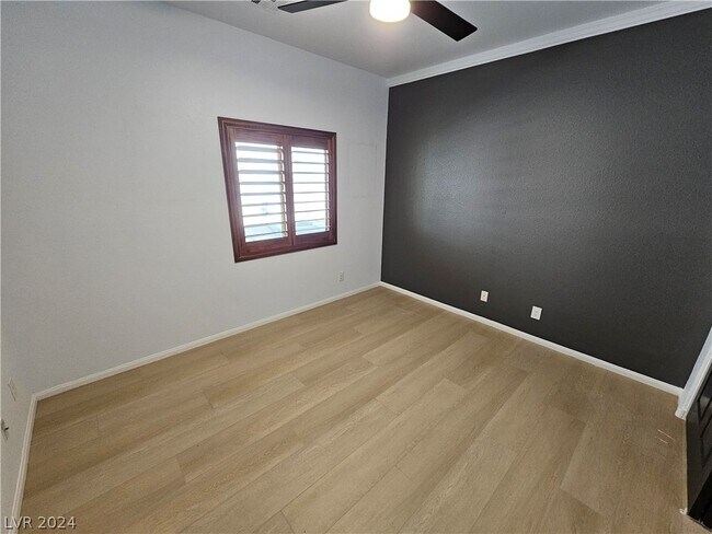 Foto del edificio - 8058 Minots Ledge Ave