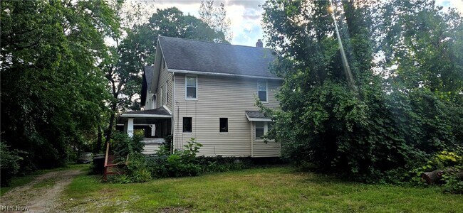 Foto del edificio - 382 W Cedar St