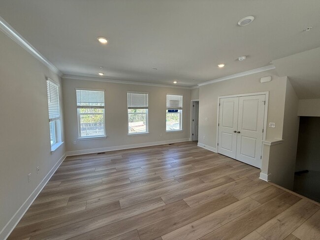 Building Photo - Luxury End-Unit Townhome with Golf Course Views at Tides at River Marsh- Cambridge, MD