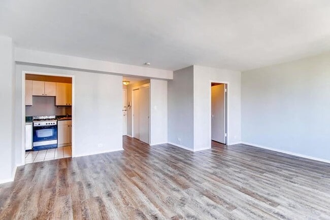 Building Photo - 1150 N Lake Shore Dr