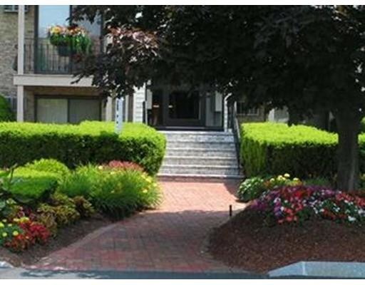 Foto del edificio - 732 Princeton Blvd