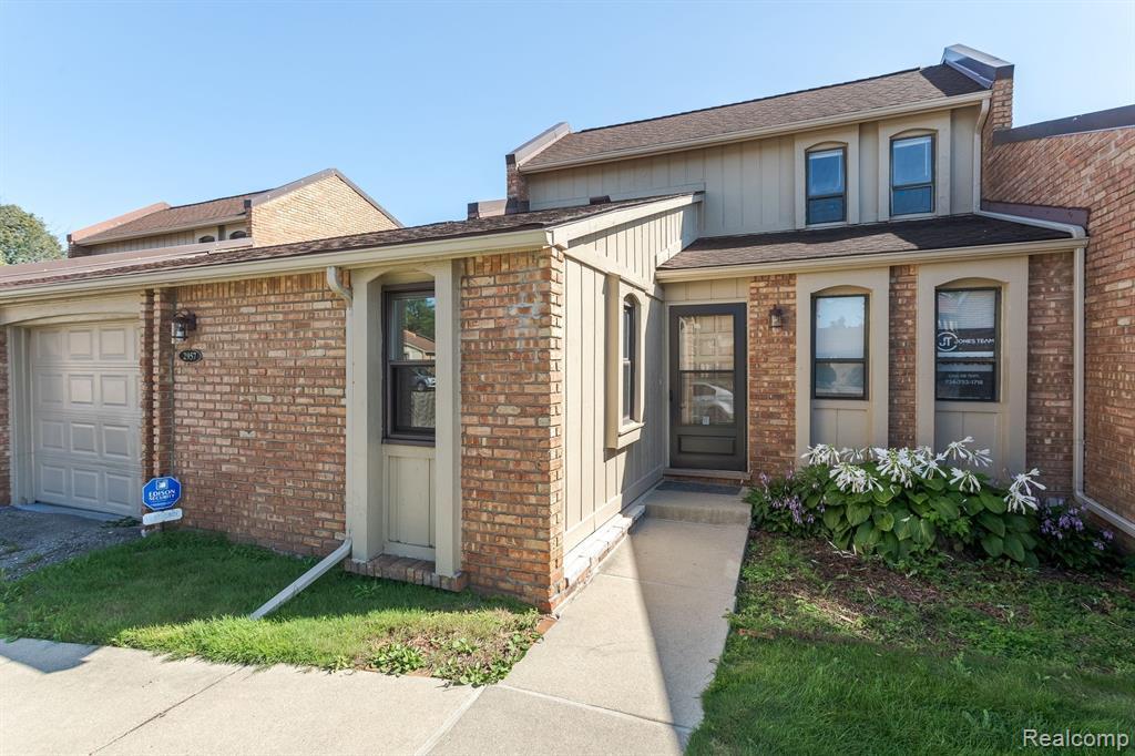 2957 Moon Lake Dr, West Bloomfield Township, MI 48323 Condo for Rent