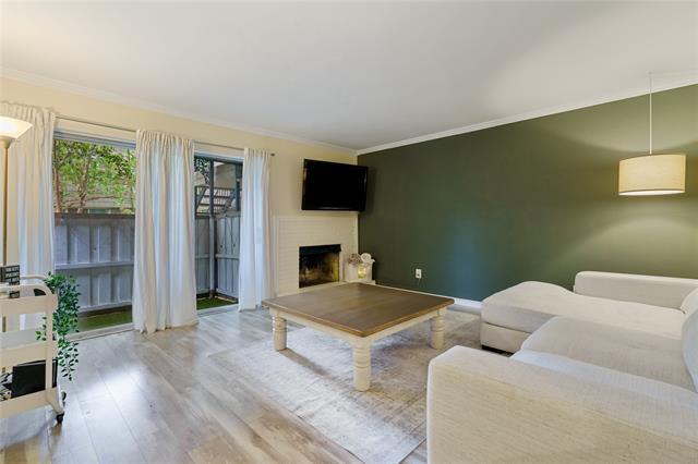 Foto del edificio - 7707 Meadow Park Dr