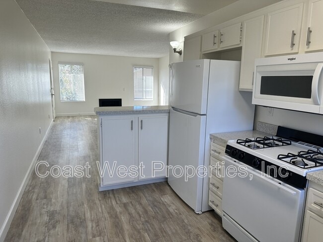 Building Photo - 3563 Roosevelt St