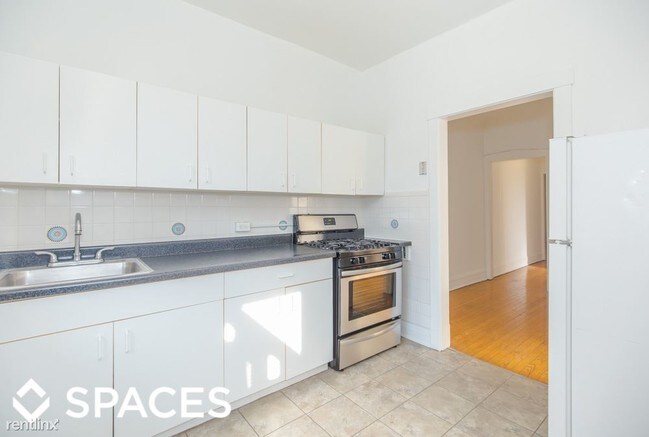 Building Photo - 2 br, 1 bath  - 533 W Aldine Ave 2W