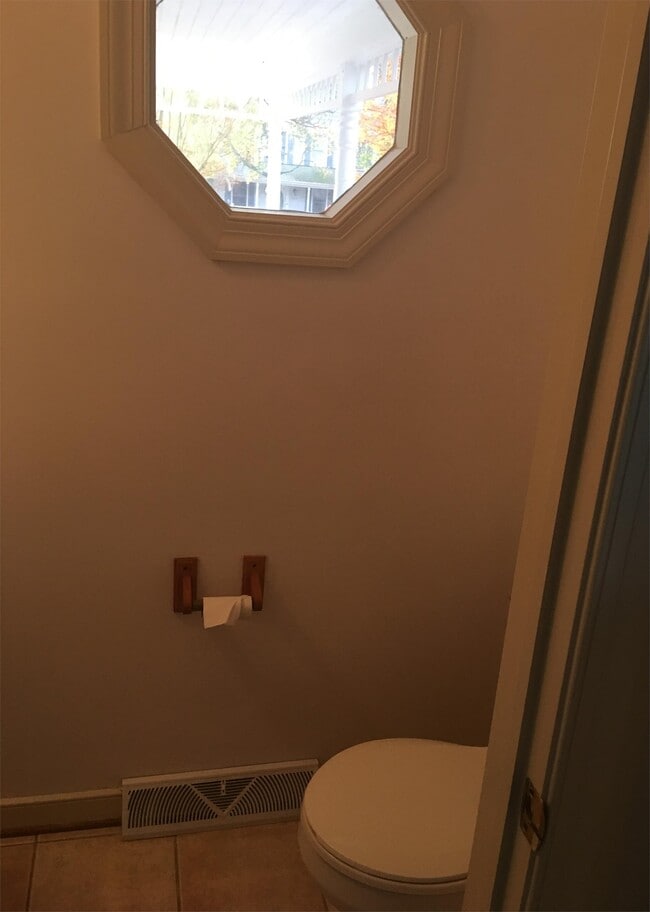 Building Photo - 7048 Mill Valley Rd