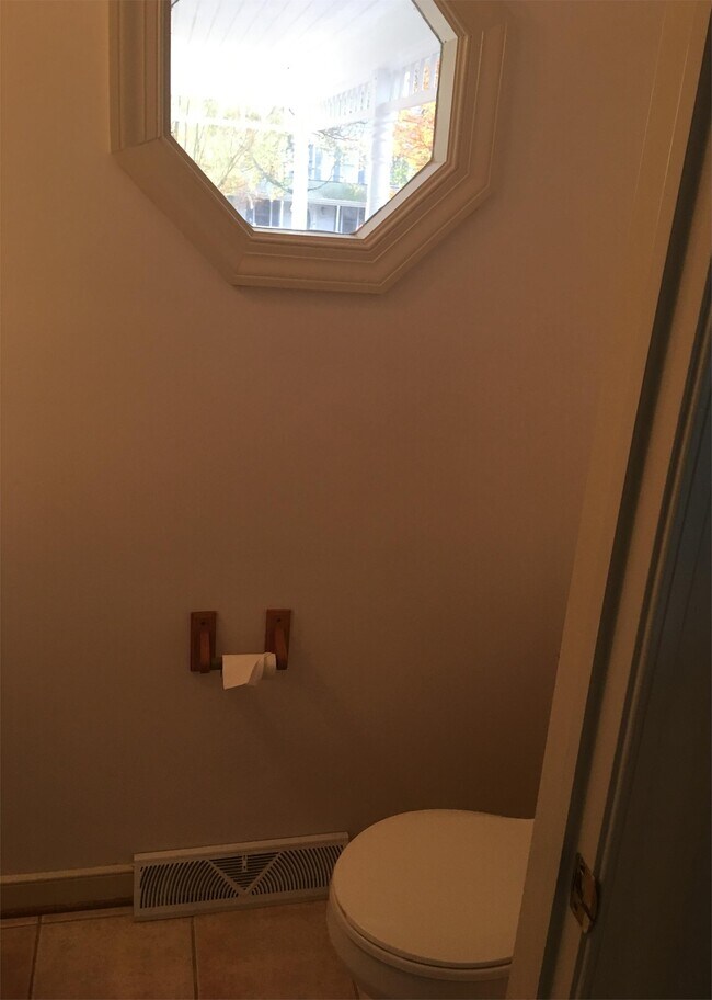 Foto del edificio - 7048 Mill Valley Rd