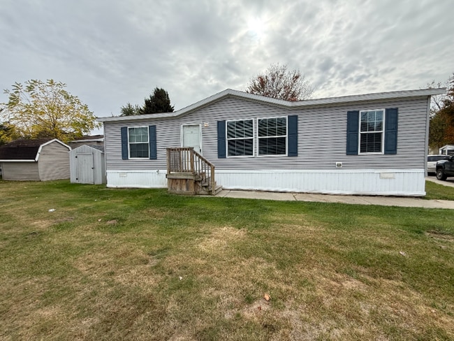 Building Photo - 47 W Manor St Building Photo - 47 W Manor St