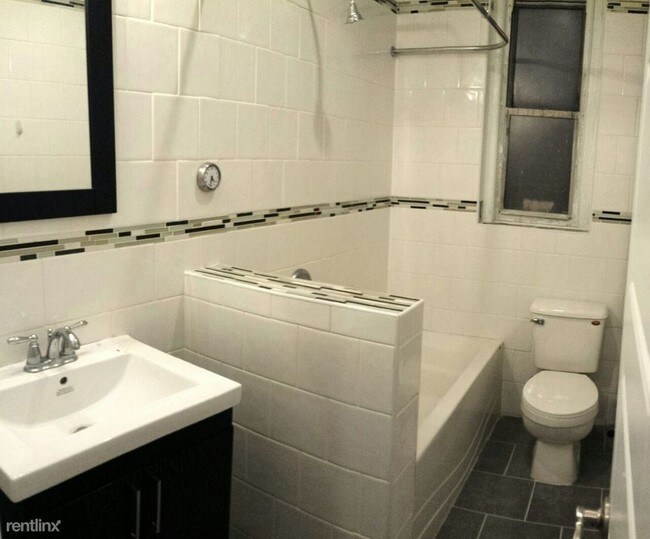 Foto del edificio - 596 E 22nd St