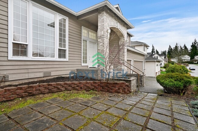 Building Photo - 4 Bed and 2.5 Bath Stunning Single-family Home is Available for Rent!