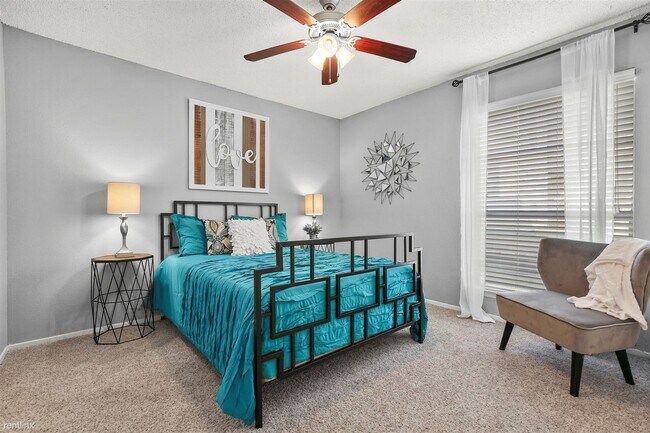Foto del edificio - 3708 W Pioneer Pkwy