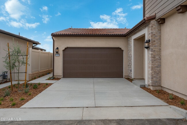Building Photo - 24582 Camino Canoa
