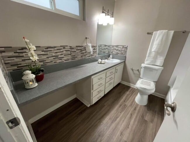Interior Photo - 291 Avocado St.