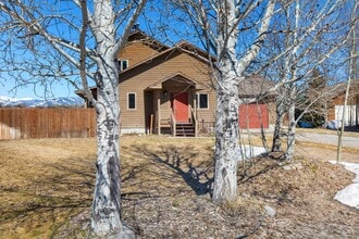 Building Photo - 708 Palisades Dr