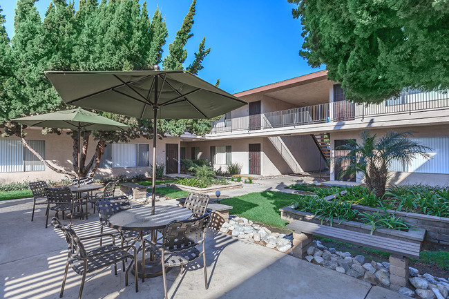 Building Photo - Casa Bonita Apartment Homes