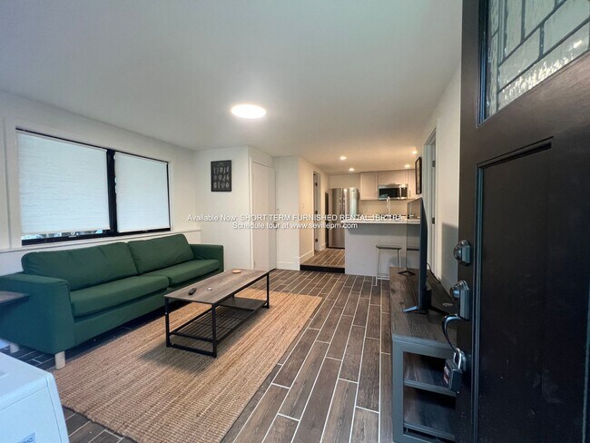 Foto del edificio - AVAILABLE SHORT TERM RENTAL BOOKING (end 3...