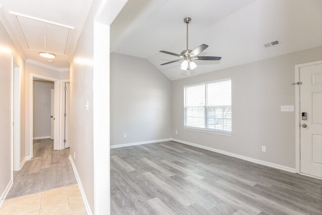 Building Photo - 7243 Kavan Hunter Dr