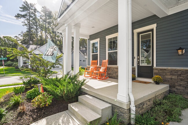 Building Photo - 31080 Silver Maple Dr