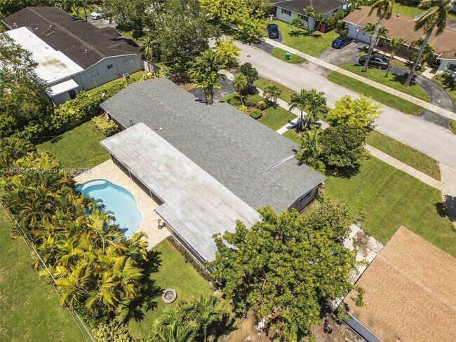 Building Photo - 8520 SW 84th Terrace