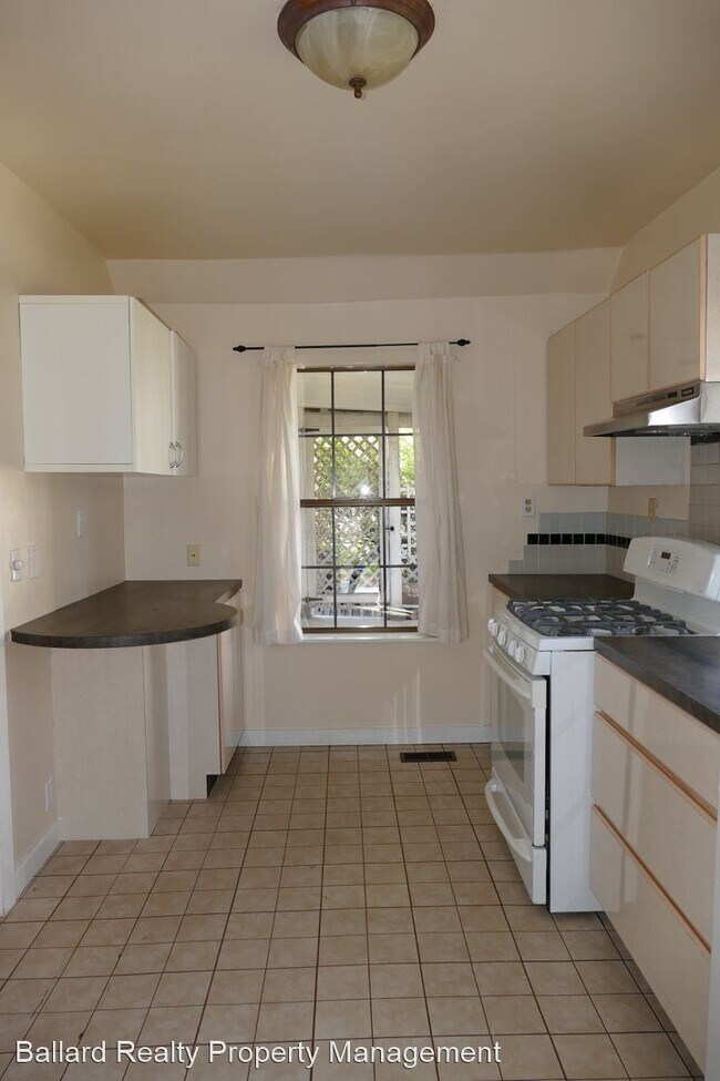 Foto del edificio - 3 br, 2 bath House - 2909 E Spring St