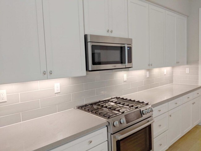 Building Photo - 132 Saratoga Ave, #1