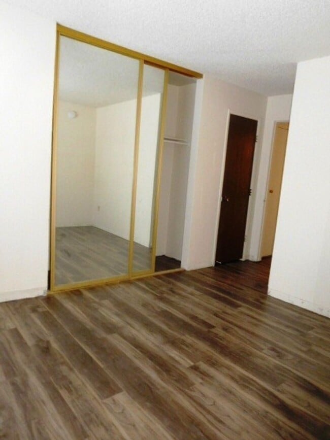 Foto del edificio - Totally Remodeled Two Bedroom Condo