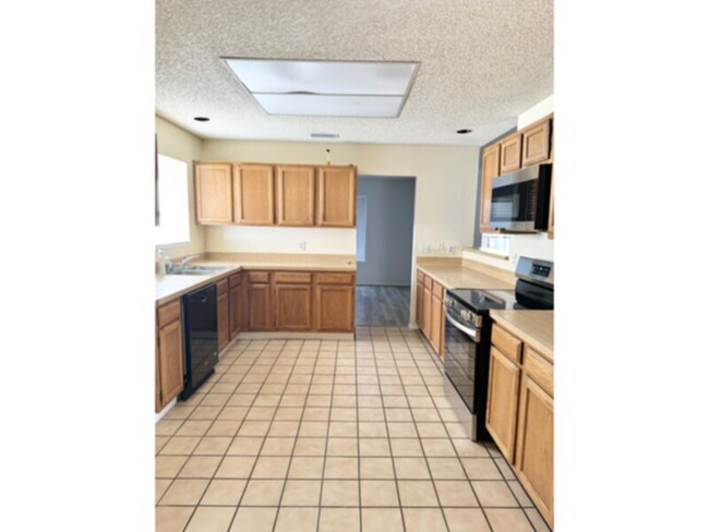 Building Photo - 3 bedroom in Mesquite!!!!