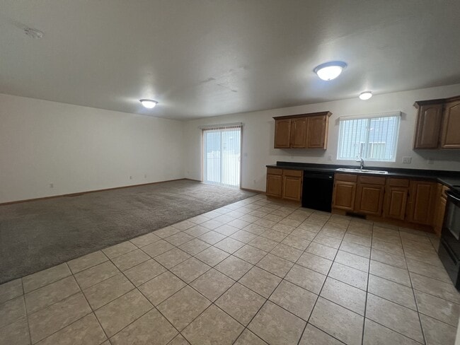 Foto del edificio - 4281 Estate Dr S