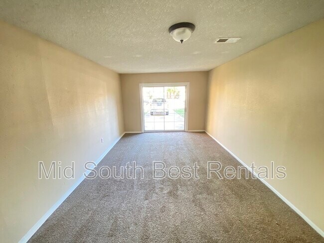 Foto del edificio - 5687 Shagbark Ct