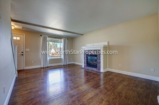 Foto del edificio - Charming Home for Rent: Your Oasis Awaits