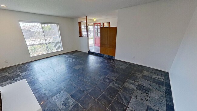 Foto del edificio - 4 Bedroom/2 Bathroom house in Goleta
