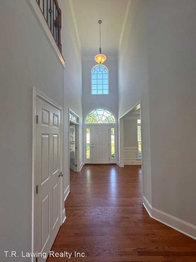 Building Photo - 4 br, 3.5 bath House - 1306 Hahn Ct.